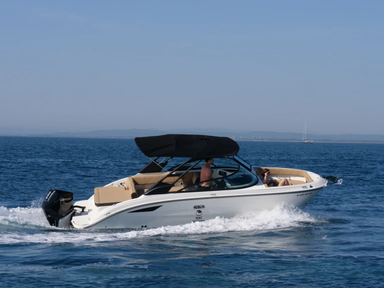 Motorboat rental in Roses - Sea Ray SDX OB