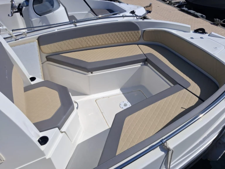 Yacht charter Sanguinet cheap CL 620
