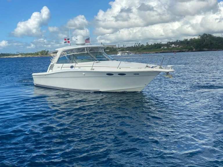 Yacht charter La Romana cheap custom