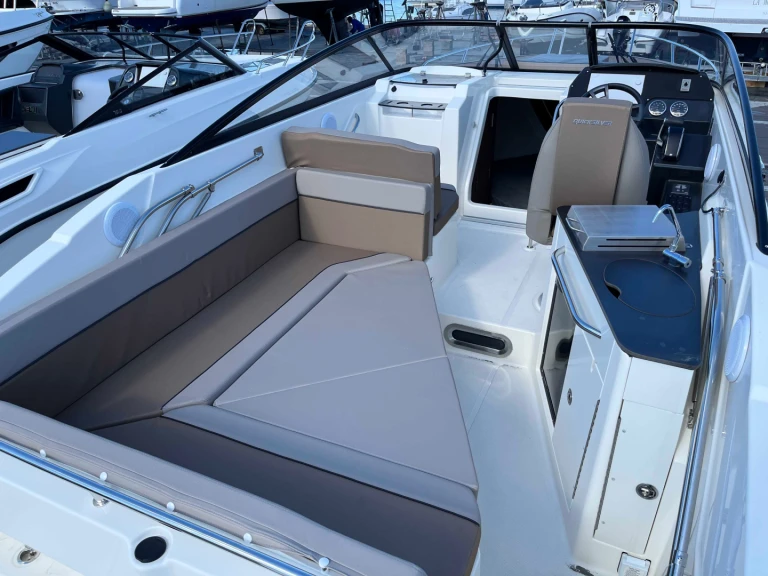 Motorboat rental with or without captain Quicksilver La Rochelle
