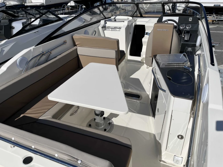 Bareboat Rental Motorboat Quicksilver with a boat licence