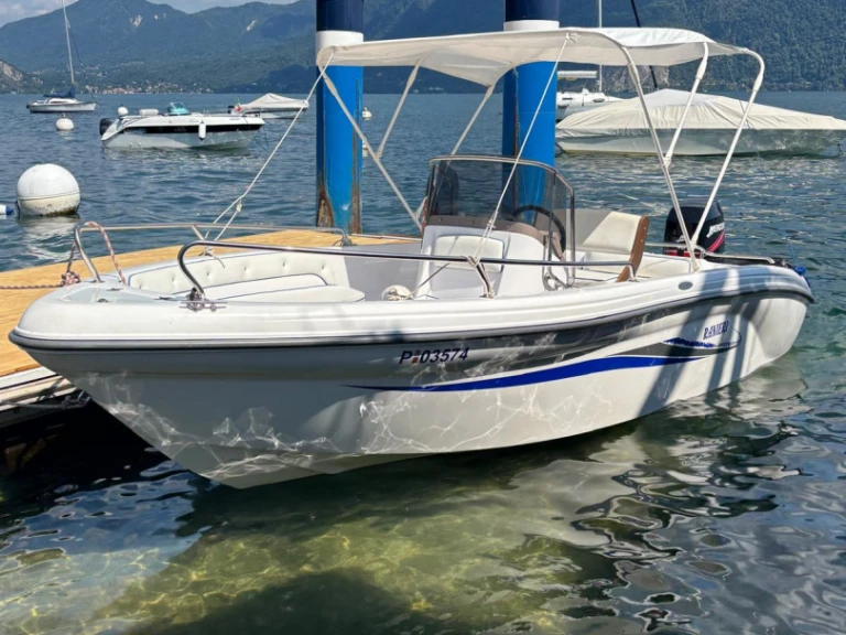 Motorboat rental in Ghiffa - Ranieri Voyager 17