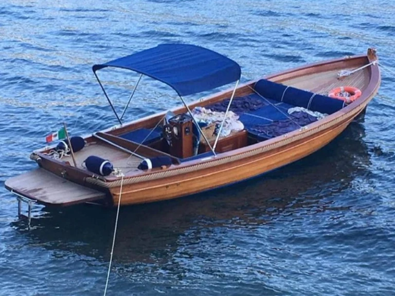 Motorboat for rent Ghiffa at the best price