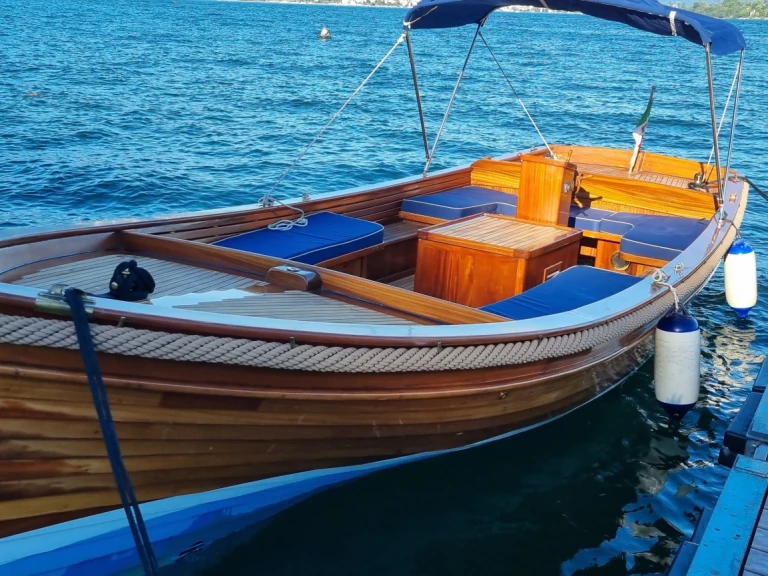 Rent a Custom Classic  Ghiffa