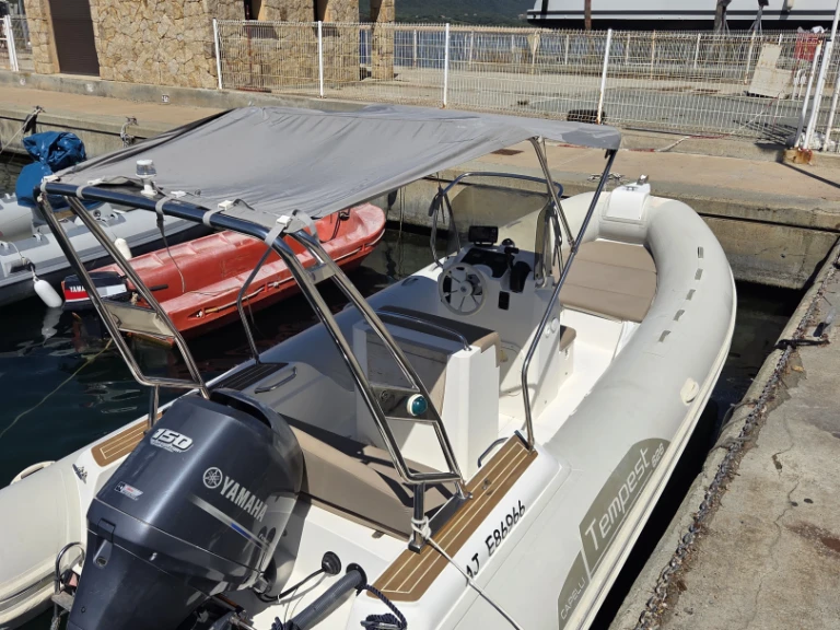RIB rental in Propriano - Capelli Tempest 750