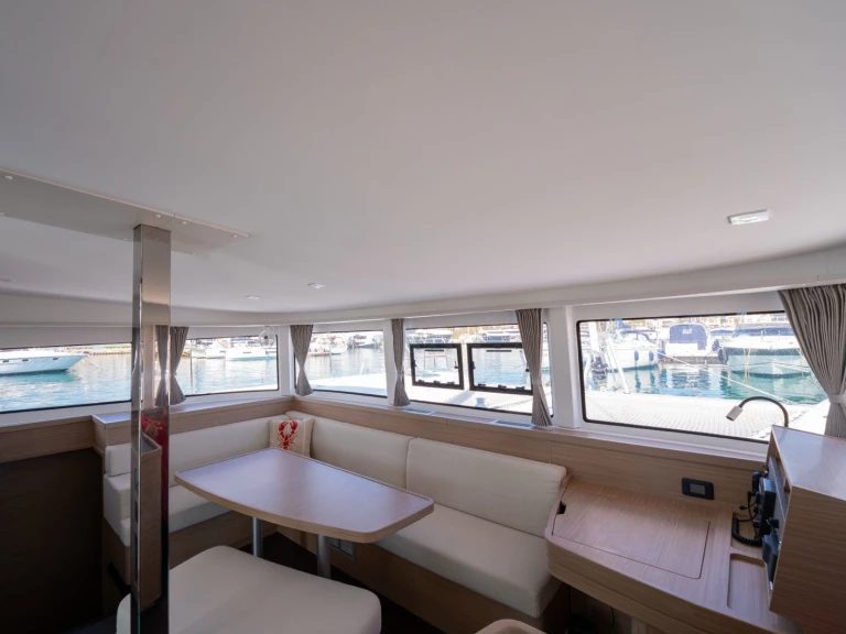 Lagoon Lagoon 42 in Gżira on SamBoat