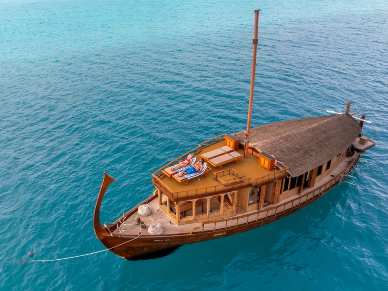 Luxury Yacht for rent Malé at the best price
