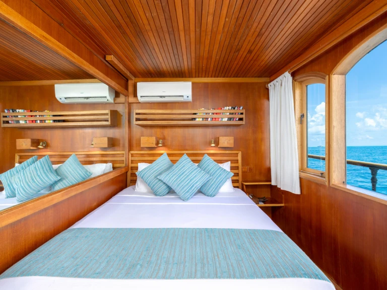  Dhoni 4 pax charter bareboat or captained in  Malé