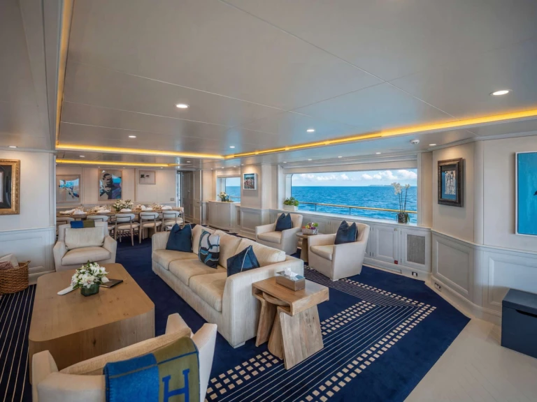 Luxury Yacht rental with or without captain Pendennis Fort Lauderdale