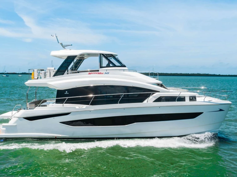 Bareboat Rental Luxury Yacht Aquila with a boat licence