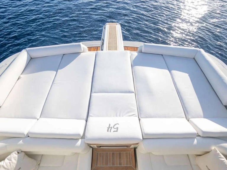 Pershing LA KOUPETI in Alimos on SamBoat