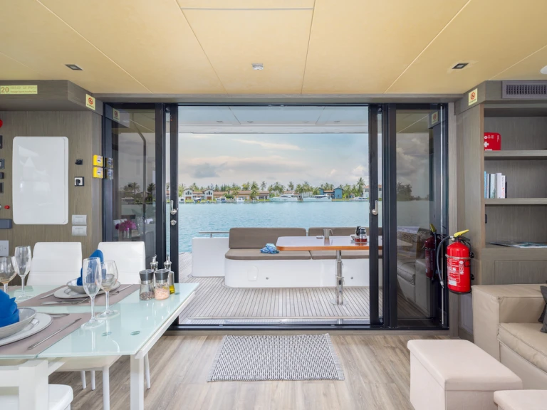 Motorboat rental with or without captain  Malé