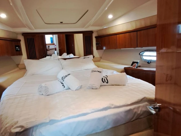 Motorboat rental in Rhodes (City) - Sealine Sealine S38