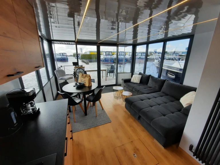 Houseboat rental with or without captain Campi Woudsend