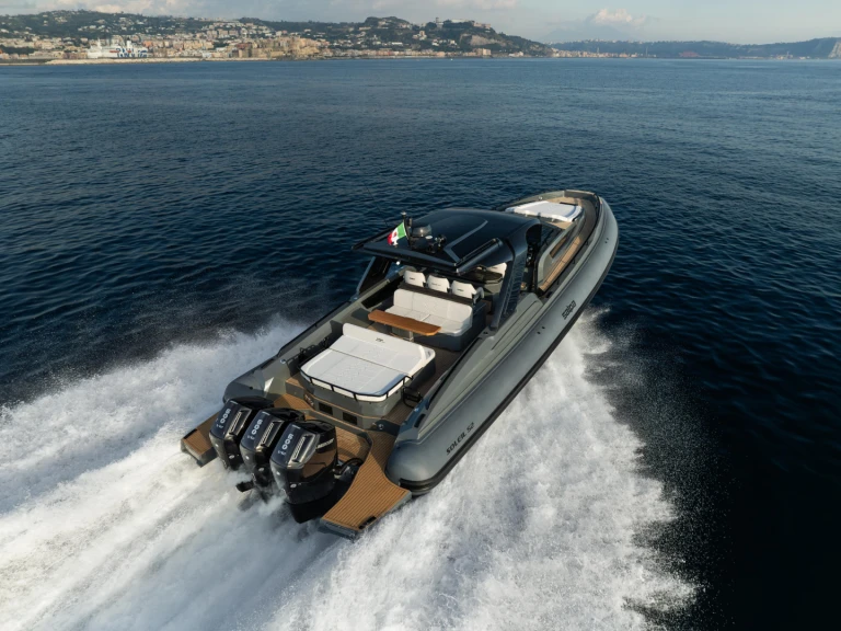 Motorboat for rent Poltu Quatu at the best price