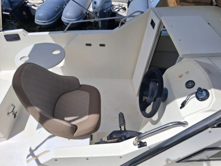 Motorboat rental with or without captain  Sanguinet