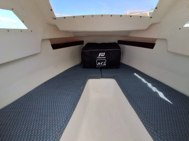  - charter bareboat or captained in  Sanguinet