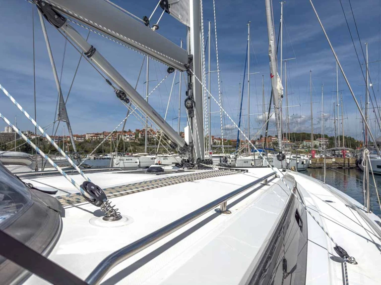 Bavaria Bavaria C42 charter bareboat or captained in  Trogir