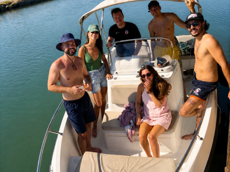 Motorboat rental in Port-Camargue - Quicksilver Activ 555 Open Edition Smart