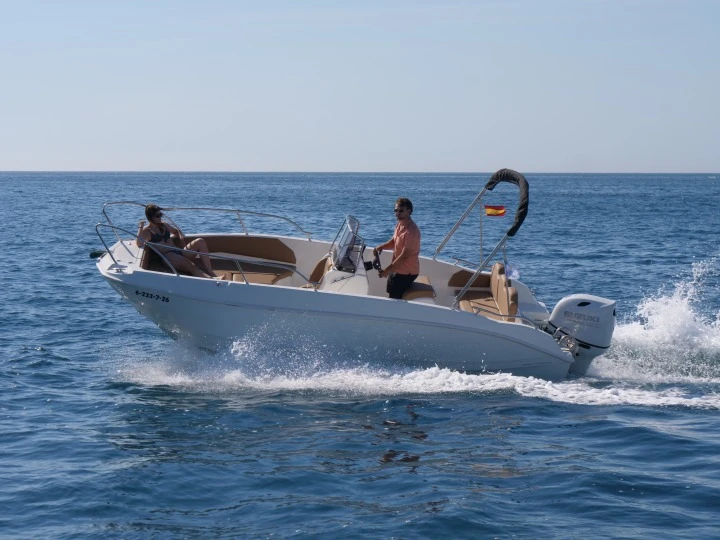 Bareboat Rental Motorboat Cantiere Nautico Speedy with a boat licence