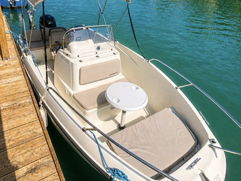 Motorboat rental in Port-Camargue - Quicksilver Activ 555 Open Edition Smart