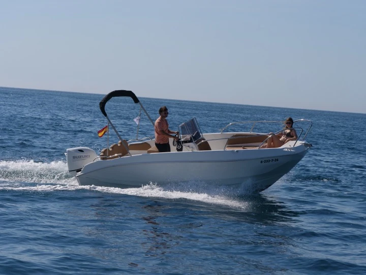 Motorboat for rent Roses at the best price