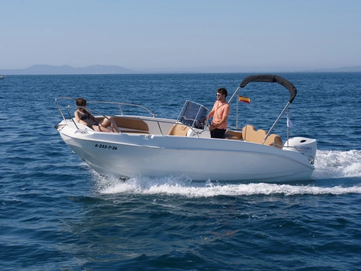 Cantiere Nautico Speedy Speedy Cayman 585 charter bareboat or captained in  Roses
