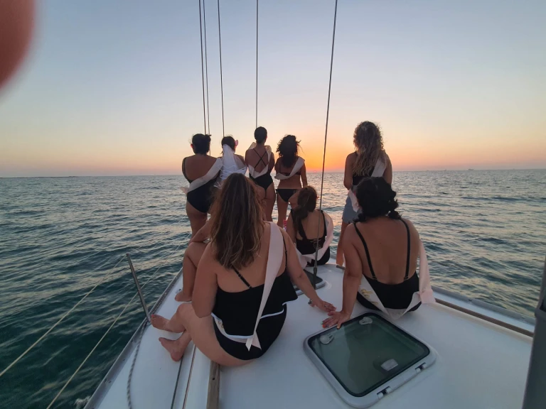 Yacht charter Cádiz cheap Oceanis 393 Clipper