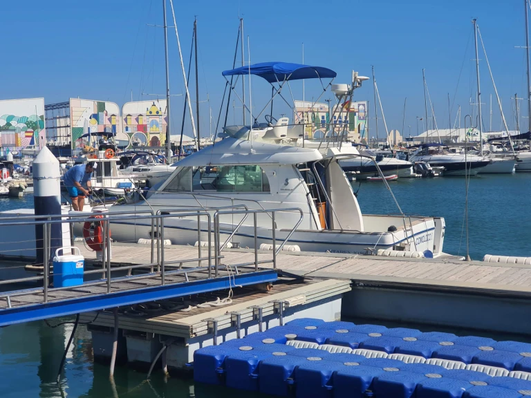 Rent a Bénéteau Antares 10.80 Cádiz