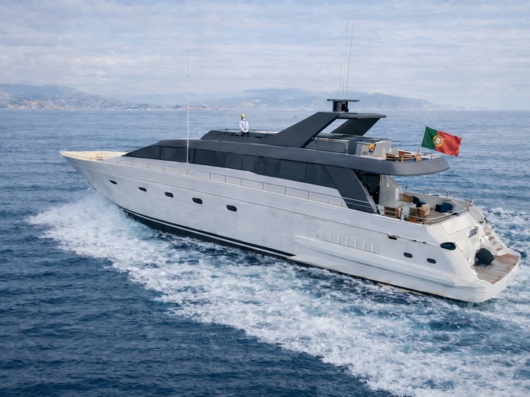 Bareboat Rental Luxury Yacht Falcon with a boat licence