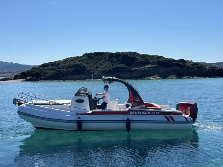 Revenger Revenger 25.5 in La Maddalena on SamBoat