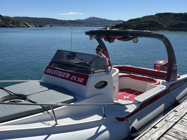 Rent a Revenger Revenger 25.5 La Maddalena
