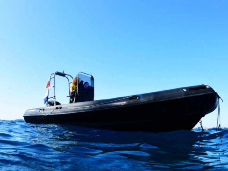 Rent a Zodiac Explorer 640 Las Galletas