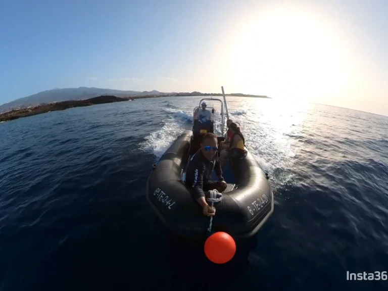 Yacht charter Las Galletas cheap Explorer 640