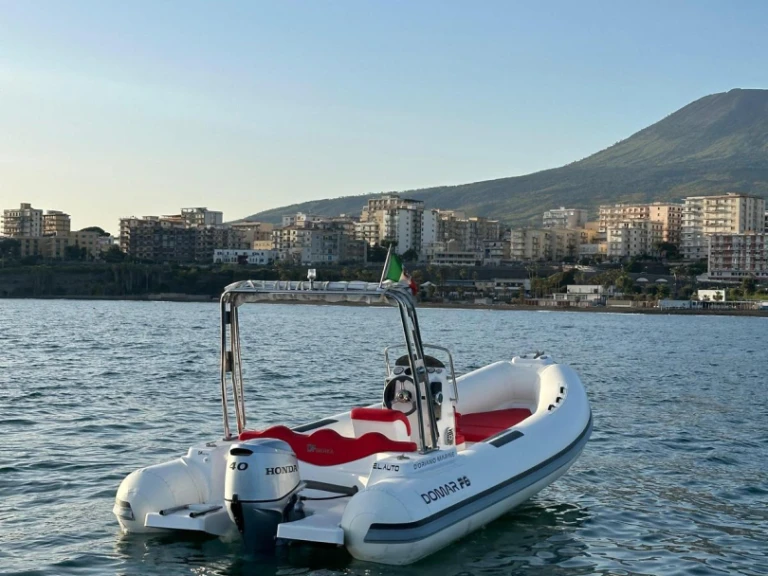 Yacht charter Torre Annunziata cheap F6