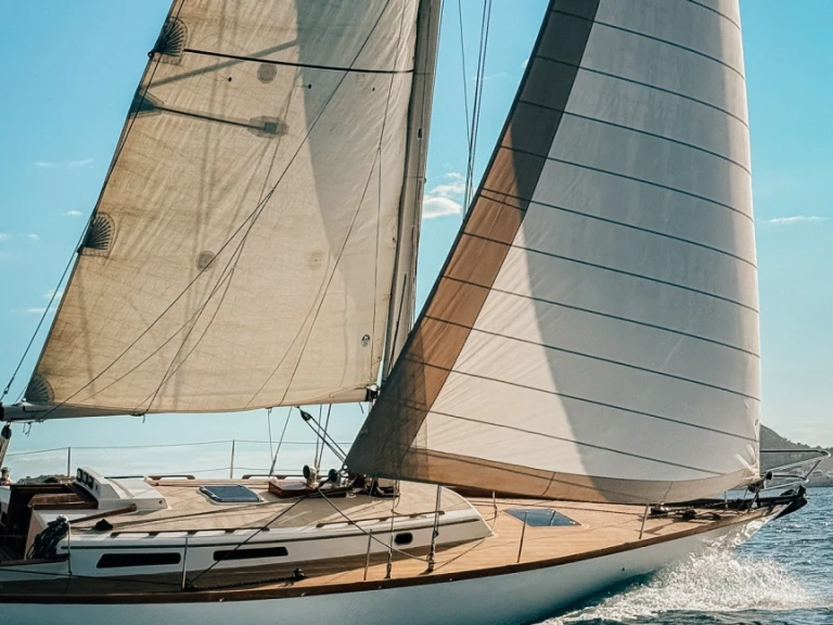 Voilier tradition 1970 Carter 43 charter bareboat or captained in  Saint-Cyr-sur-Mer