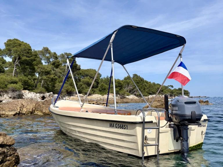 Motorboat for rent Mandelieu-la-Napoule at the best price