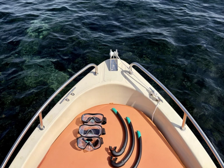 Motorboat rental with or without captain Janusz Bartosinsko Mandelieu-la-Napoule