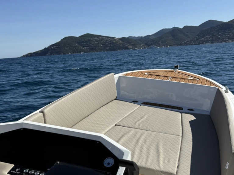 Valory Valory 525 in Cannes on SamBoat