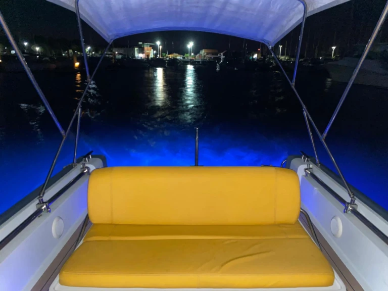 Rent a STS Expression 29 La Rochelle