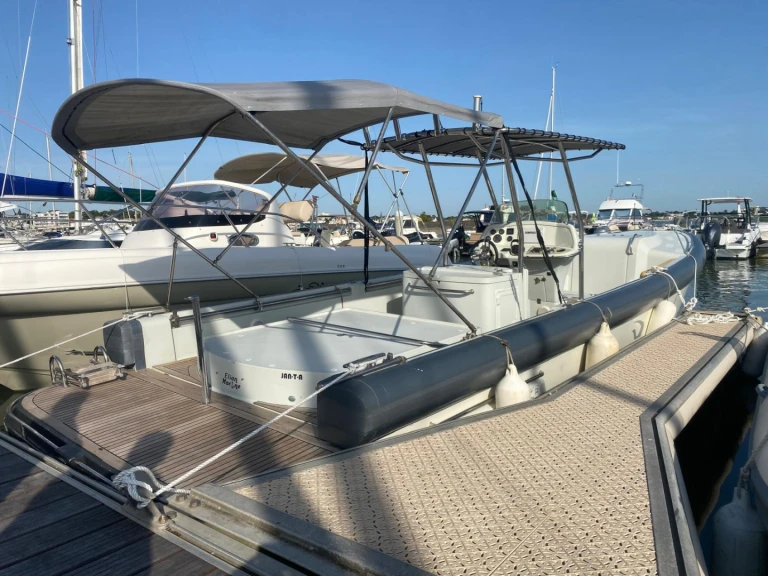 Motorboat rental in La Rochelle - STS Expression 29