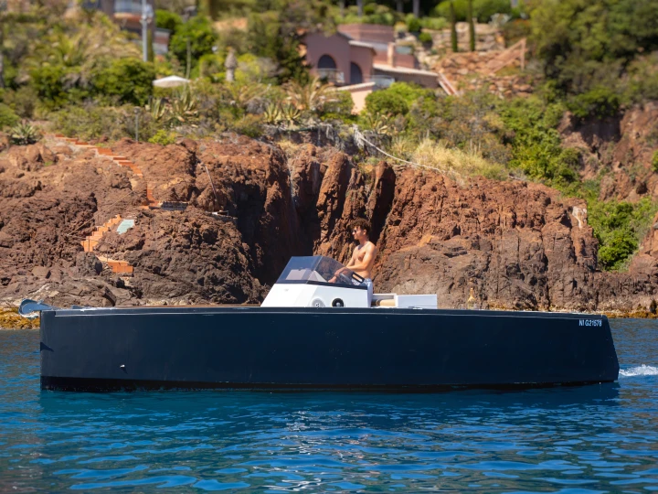 Motorboat rental with or without captain Smartboat Cannes