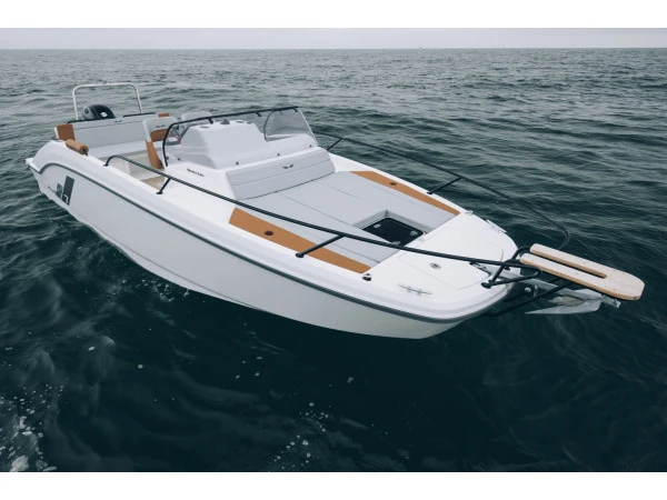 Bénéteau Flyer 7 SUNdeck charter bareboat or captained in  Marina deportiva de Menorca