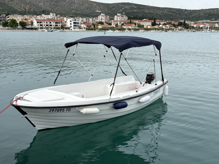 Motorboat for rent Trogir at the best price
