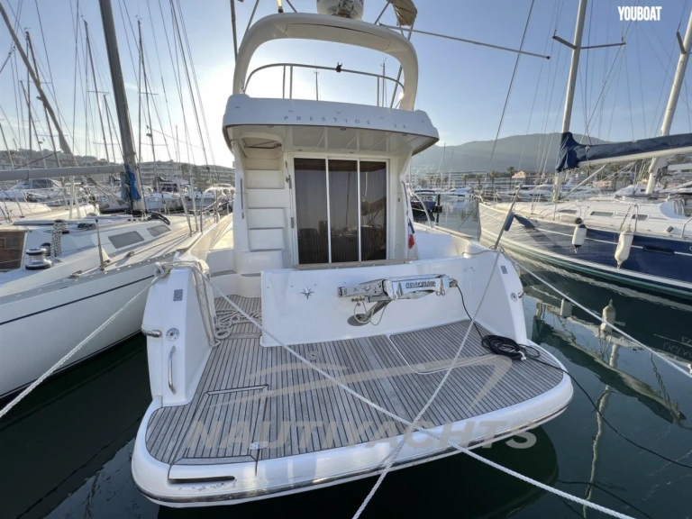 Yacht charter Marseille cheap Prestige 36