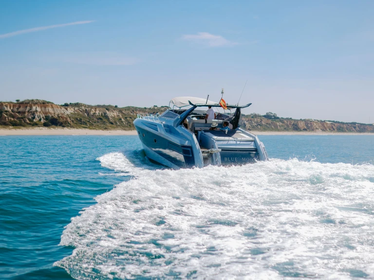 Luxury Yacht rental with or without captain Sunseeker Spain