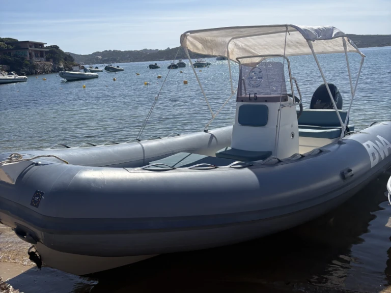 Boat rental Bwa California 550 in Palau on Samboat