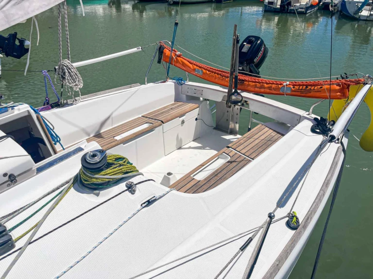 Yacht charter La Baule-Escoublac cheap First 21.7