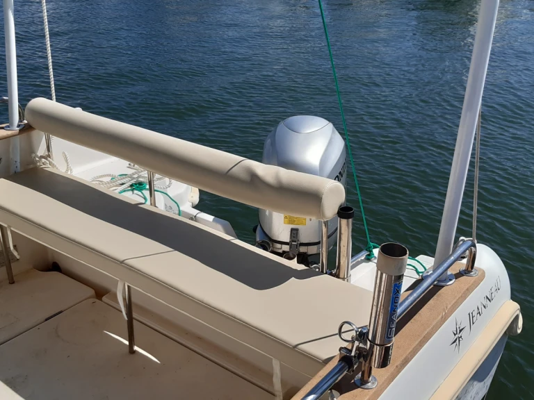 Jeanneau Merry Fisher 650 in France on SamBoat