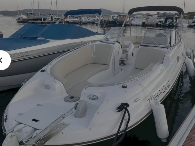 Boat rental Starcraft LIMITED 2410 OB in Fornells on Samboat